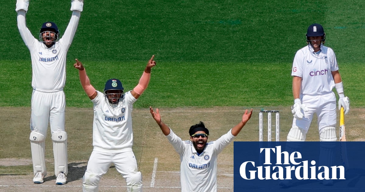 England chug along before masterly Kuldeep makes the wheels fall off | England in India 2024