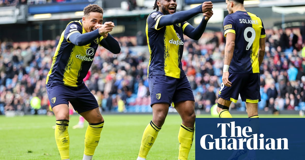 Bournemouth’s Kluivert and Semenyo punish blunt Burnley as boos ring out | Premier League