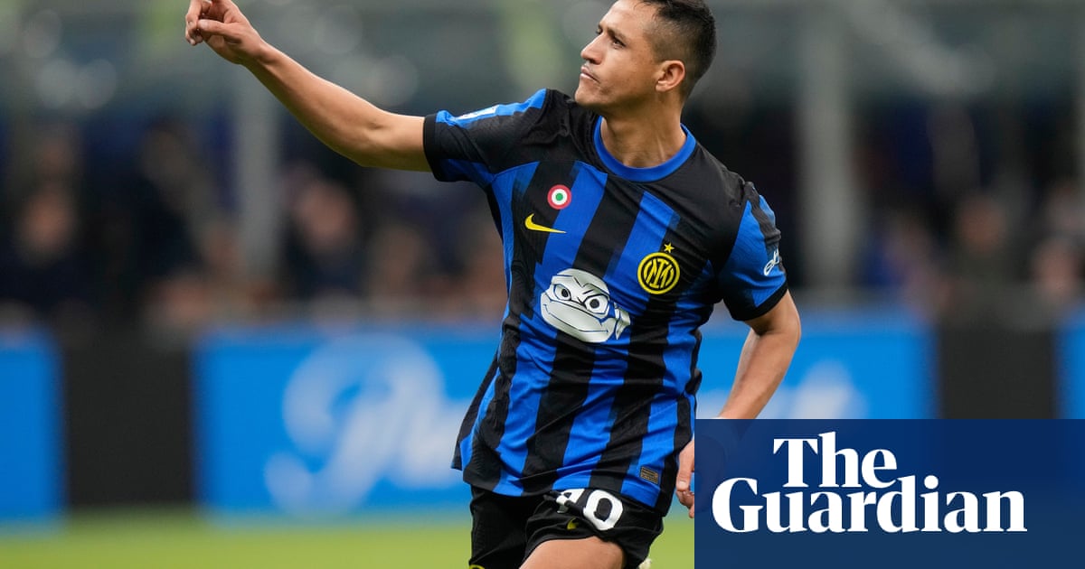 Inter go 15 points clear as Alexis Sánchez nets controversial winner to sink Genoa | Serie A