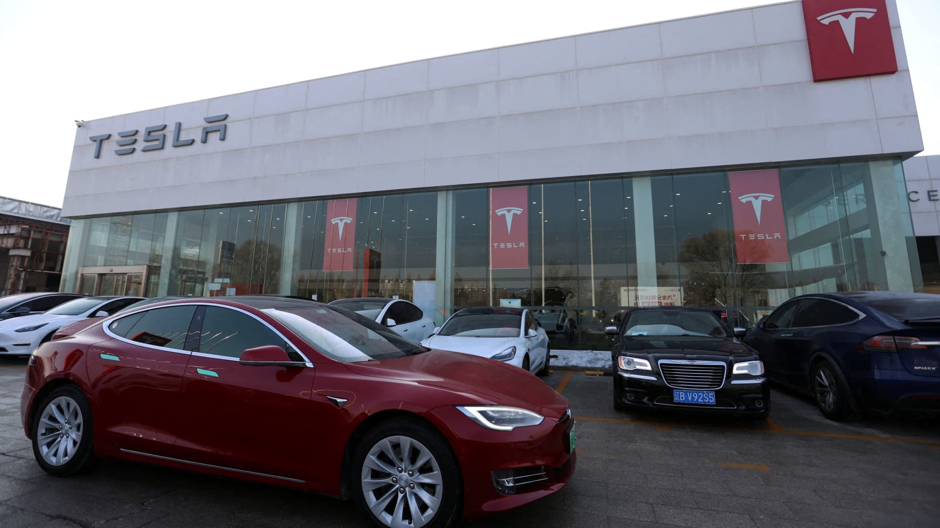 Tesla stock drops 29% in first quarter as global dominance wanes