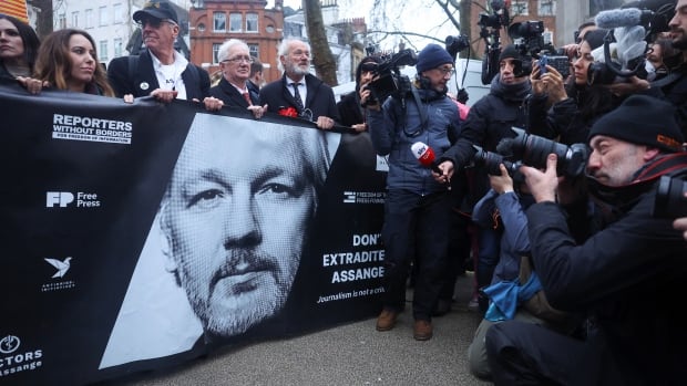 WikiLeaks founder Julian Assange to plead guilty to espionage charge as part of deal with U.S.