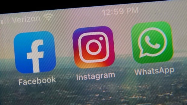 Facebook, Instagram outage hits hundreds of thousands of users