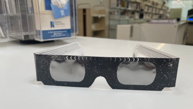 hamilton library eclipse glasses