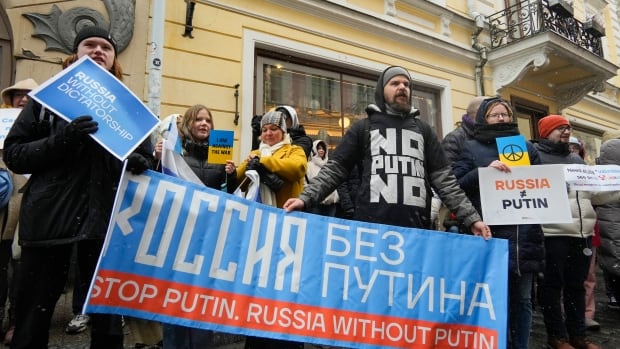 After Navalny, Russians abroad are at a pivotal moment in quest to remove Putin