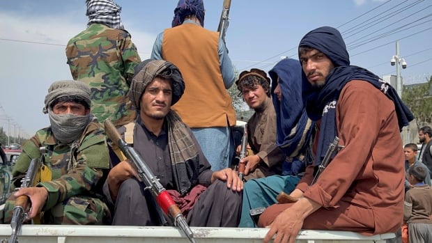 Federal government looked into airlifts to bring 12,000 Afghans to Canada after Kabul fell