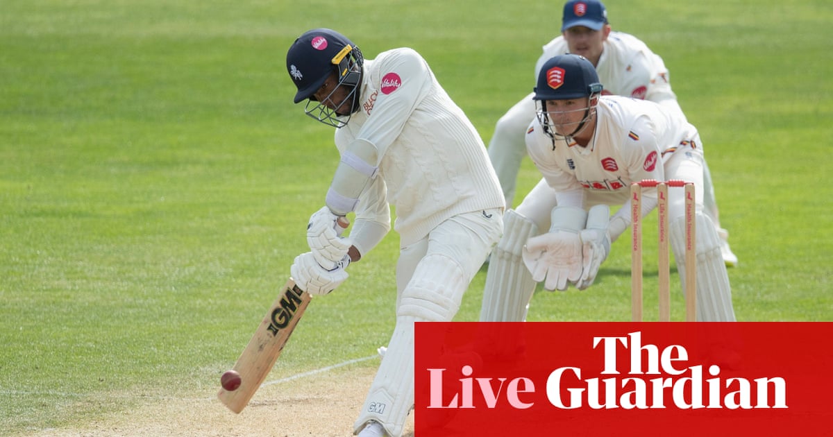 County cricket: Essex v Kent, Surrey v Somerset, and more on day three – live | County Championship