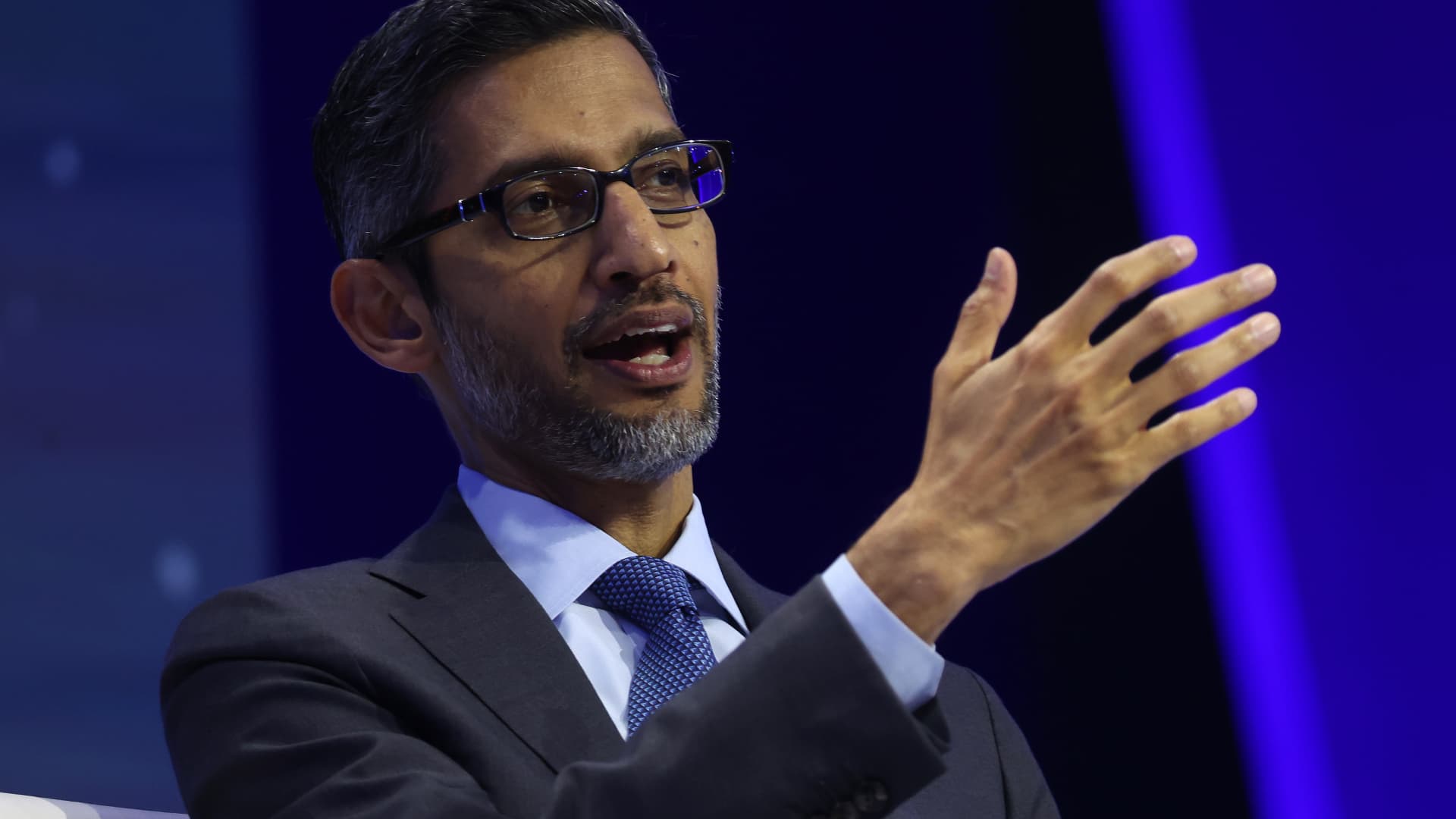 Alphabet tempers worries that it’s falling behind in AI in Q1 results