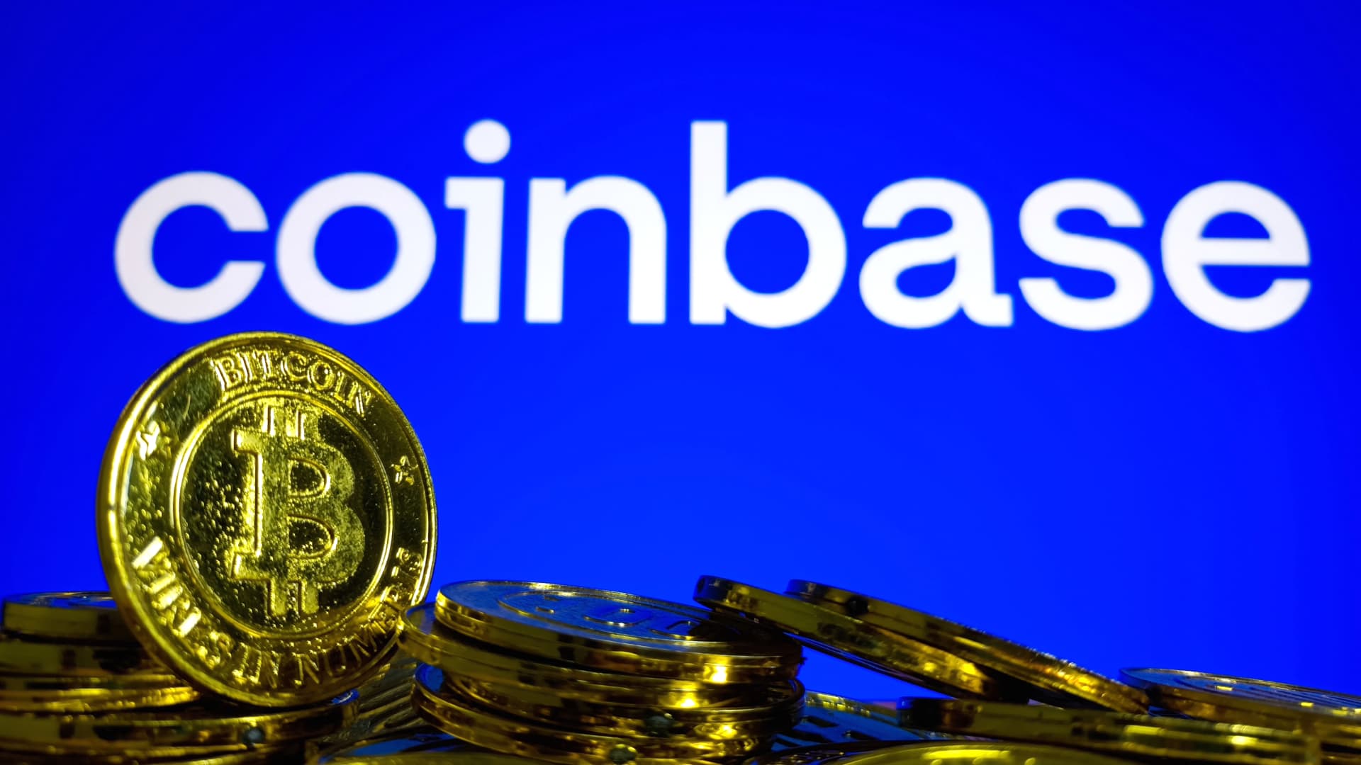 Coinbase secures restricted dealer license in Canada