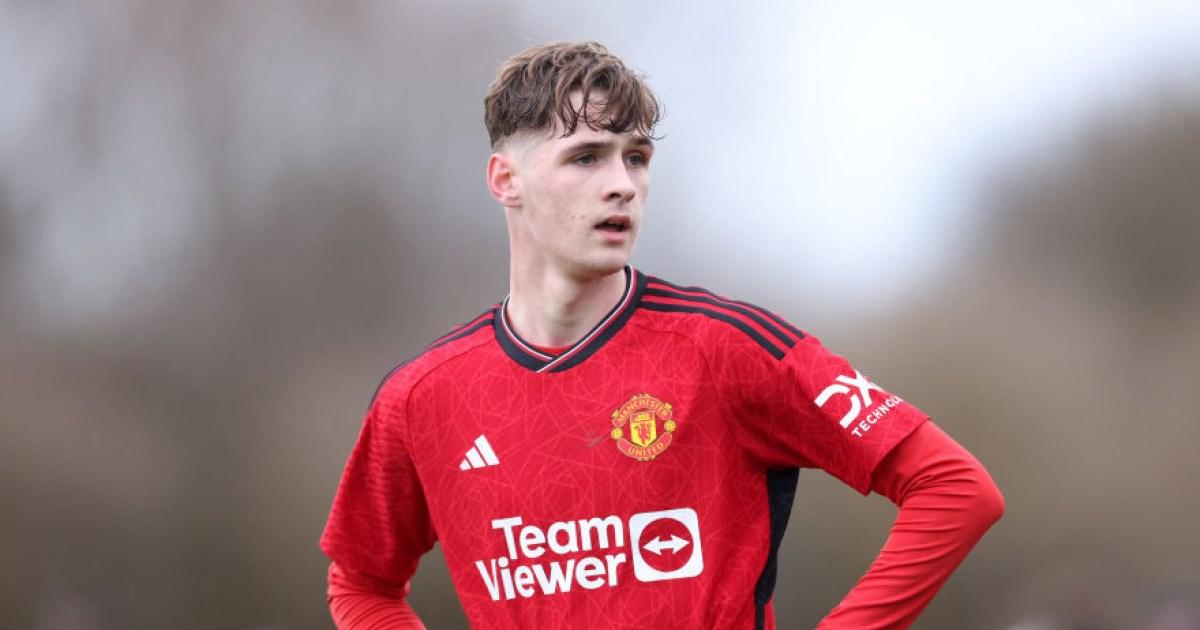 Two sons of Man Utd icon sign first pro deals and impress Erik ten Hag | Football