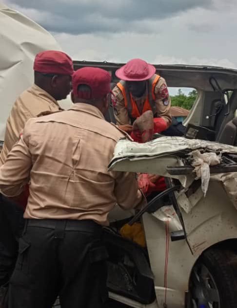 Two die, 13 injured in Ijebu Ode-Benin expressway crash