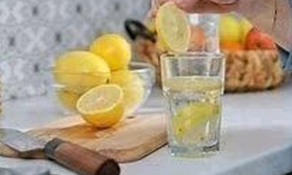 Reasons Why You Should Drink Lemon Water Every Morning On An Empty Stomach