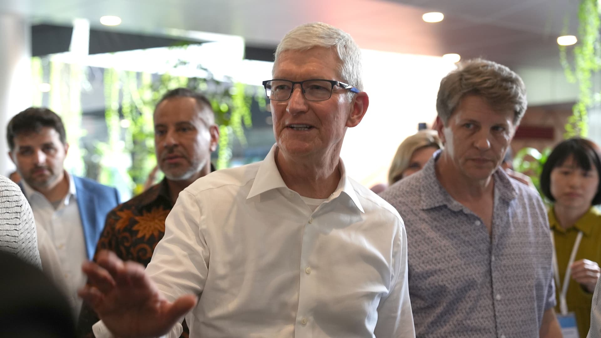 Tim Cook visits Singapore amid Apple’s Southeast Asia expansion
