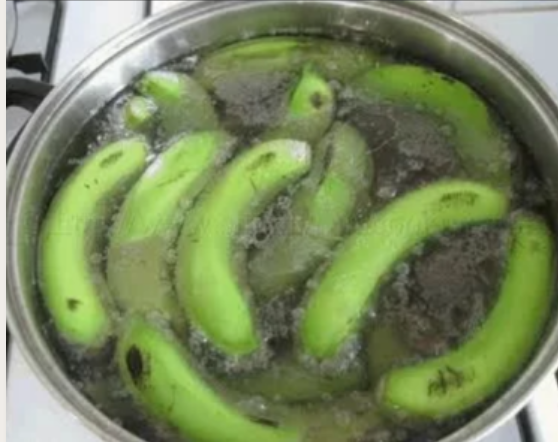 Try Boiling Green Bananas And Drinking The Liquid For A Week For These Health Benefits
