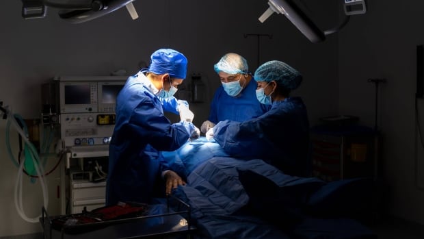 Quebec misses surgery waitlist target, backlog grows despite catch-up plan