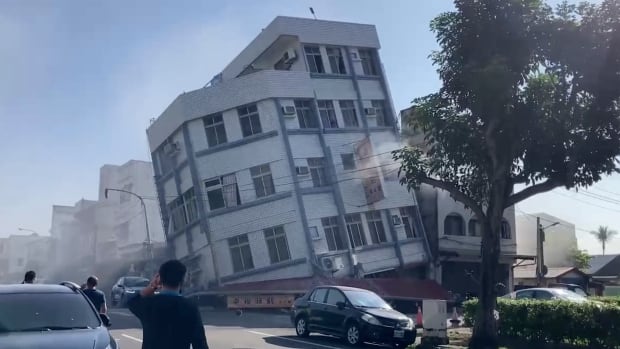 Major earthquake strikes off Taiwan, killing one and injuring dozens