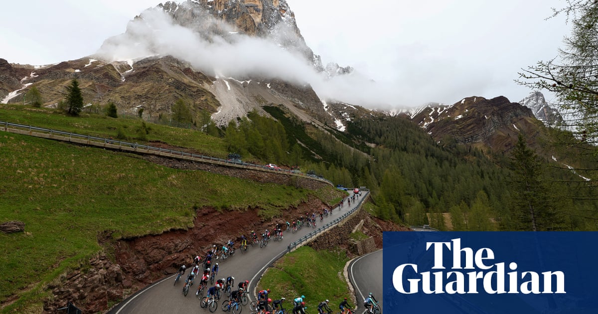 Giro d’Italia 2024: Pogacar pulls further clear but day belongs to Steinhauser | Giro d'Italia
