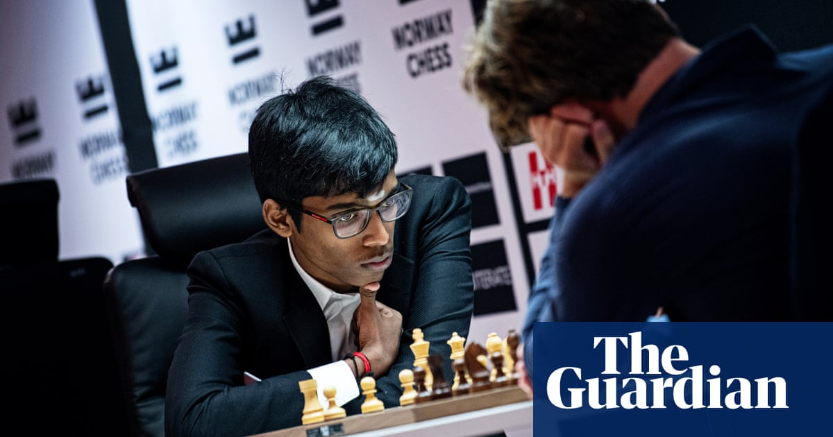 Chess: Magnus Carlsen loses on home ground in Norway to 18-year-old Indian | Magnus Carlsen