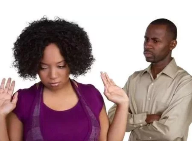 “I borrowed and gave my husband N50,000 to pay my bride price only to discover he’s a liar and full of pretense” – Nigerian woman reveals as she seeks divorce