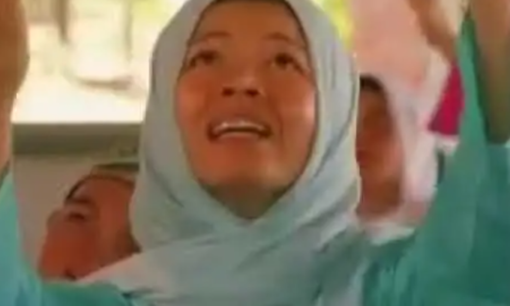 Muslim Woman Stops Tsunami Calling On The Name Of Jesus (Video)