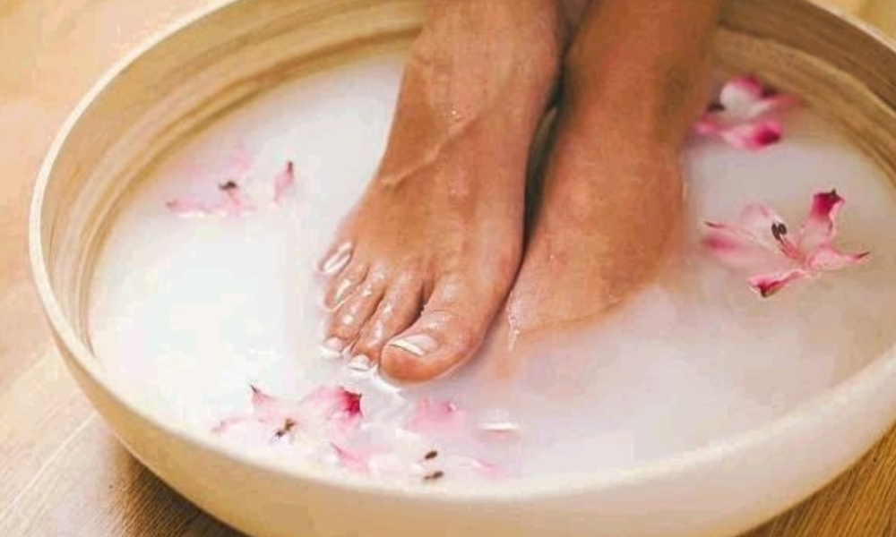 People Who Should Soak Their Feet In Warm Salt Water Frequently