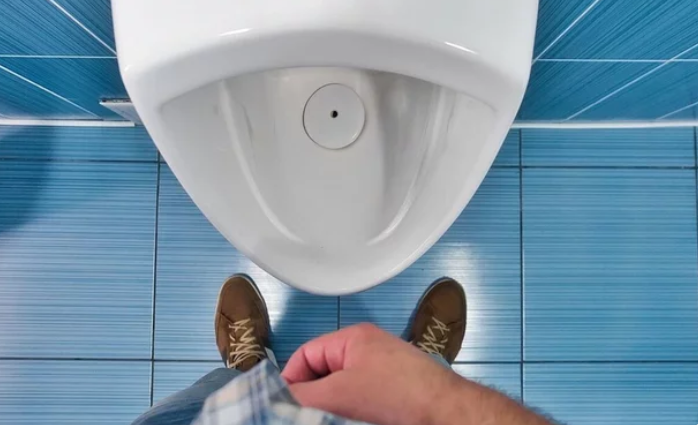 The sign every man should look for after urinating – could signal silent killer disease