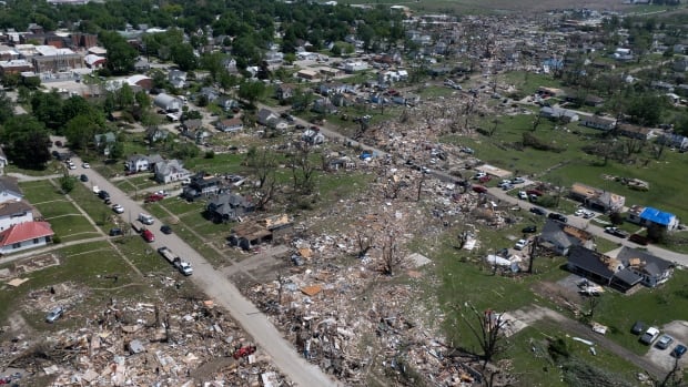 Tornadoes leave 5 dead, at least 35 injured in Iowa