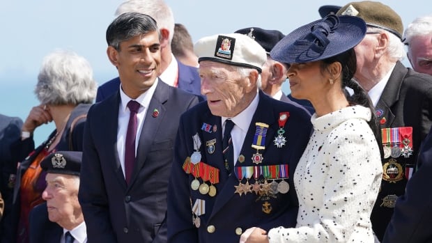 Britain’s Rishi Sunak apologizes for leaving D-Day event early to return to campaigning
