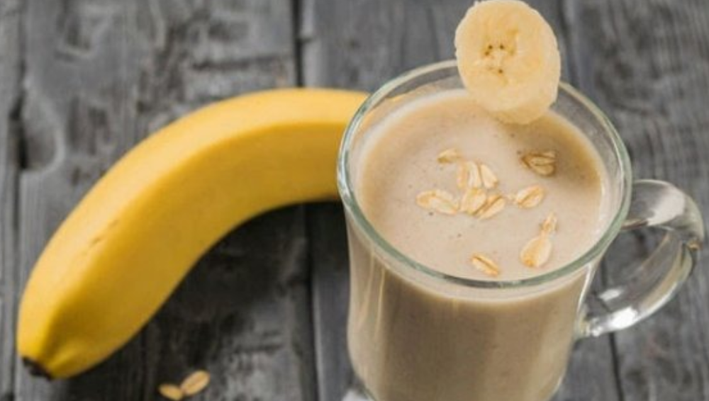 3 Secrets behind drinking milk with banana before you sleep