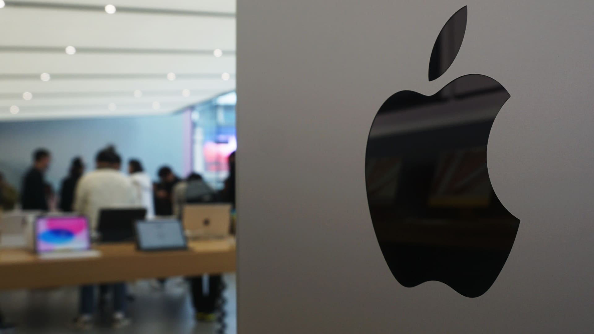 Apple App Store rules are in breach of EU tech rules, regulators say