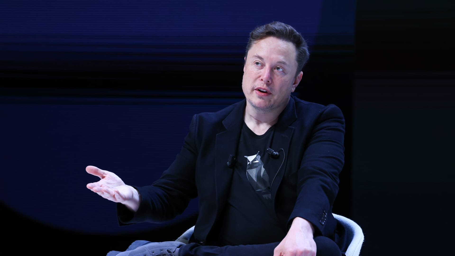 Elon Musk softens ‘go f— yourself’ comment to woo advertisers