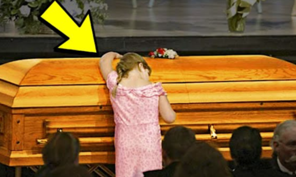 Little Girl Hugs Father in COFFIN, What Happens Next Shocked EVERYONE