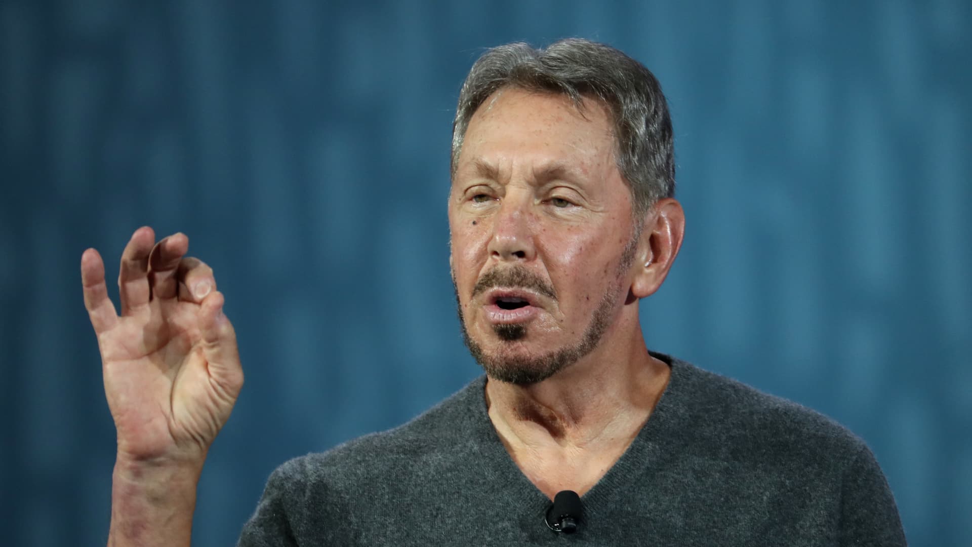 Oracle stock pops 10% on AI demand, new deals with Google and OpenAI