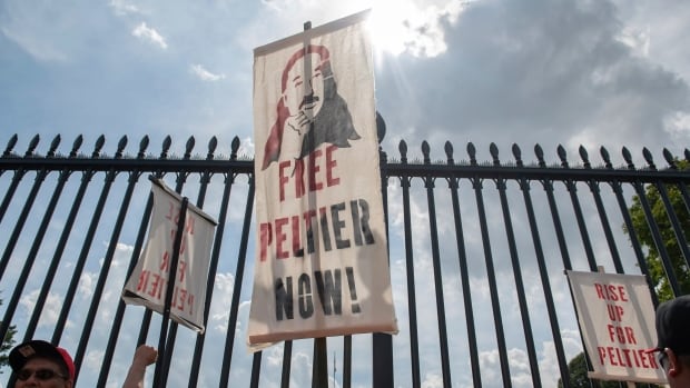Indigenous activist Leonard Peltier, at centre of controversial murder conviction, gets parole hearing