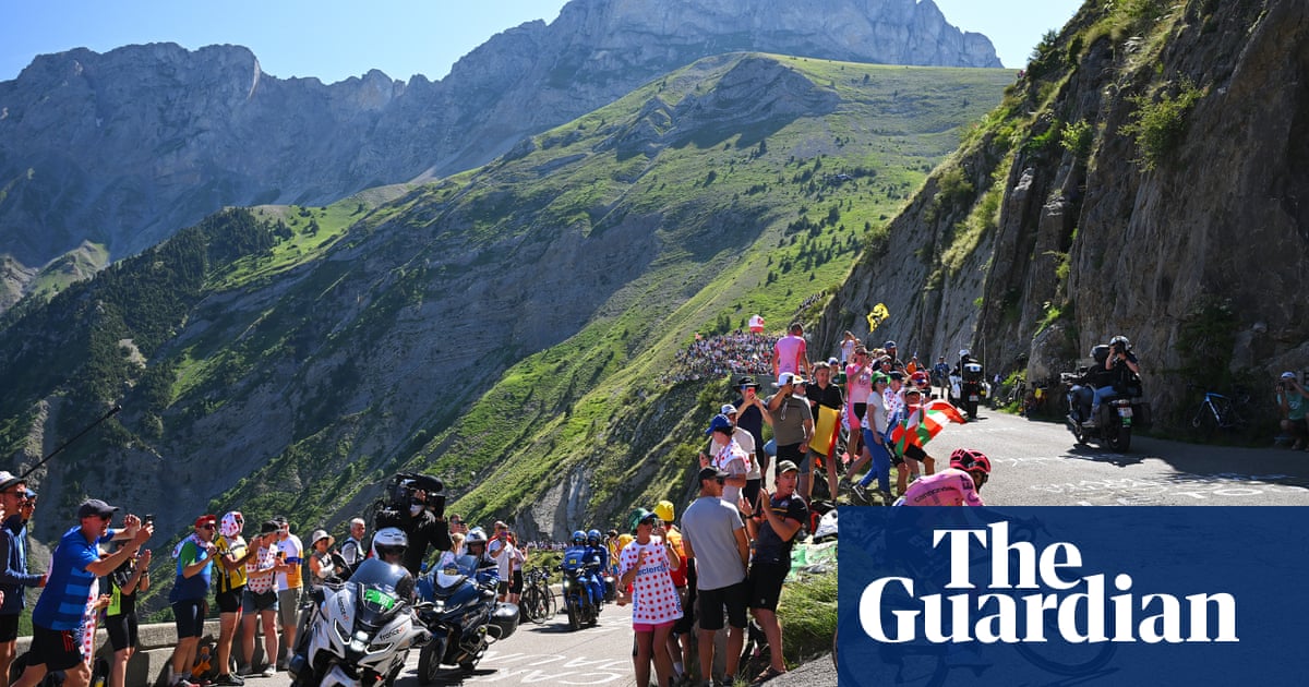 Classy Carapaz claims Tour de France stage 17 win after fiery return to Alps | Tour de France 2024