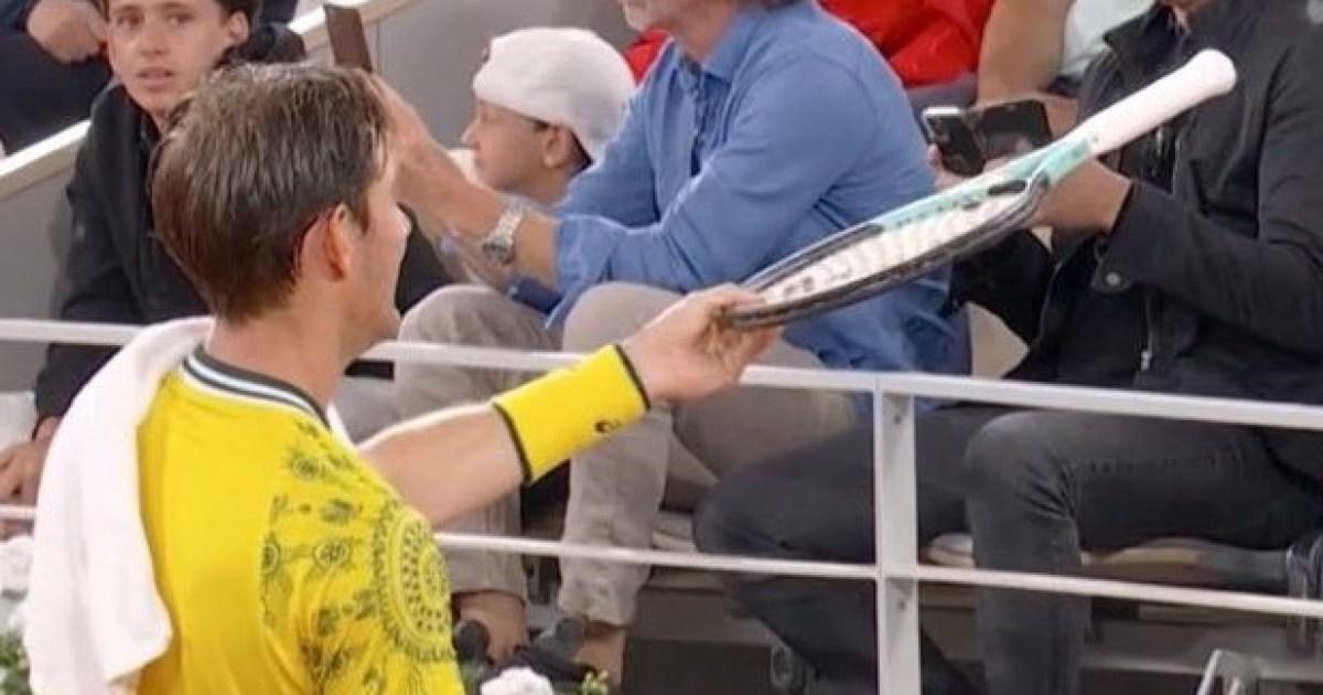 Olympic star begs fan to replace him mid-match after losing eight games in a row