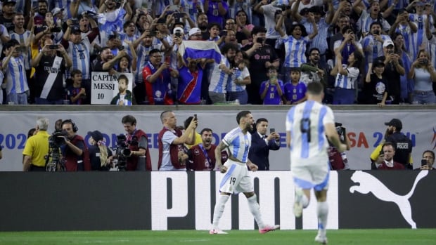 Argentina survives late scare, edging Ecuador on penalties en rout to Copa America semis