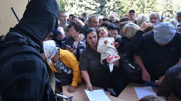 Russia evacuates thousands more people as Ukraine claims advances