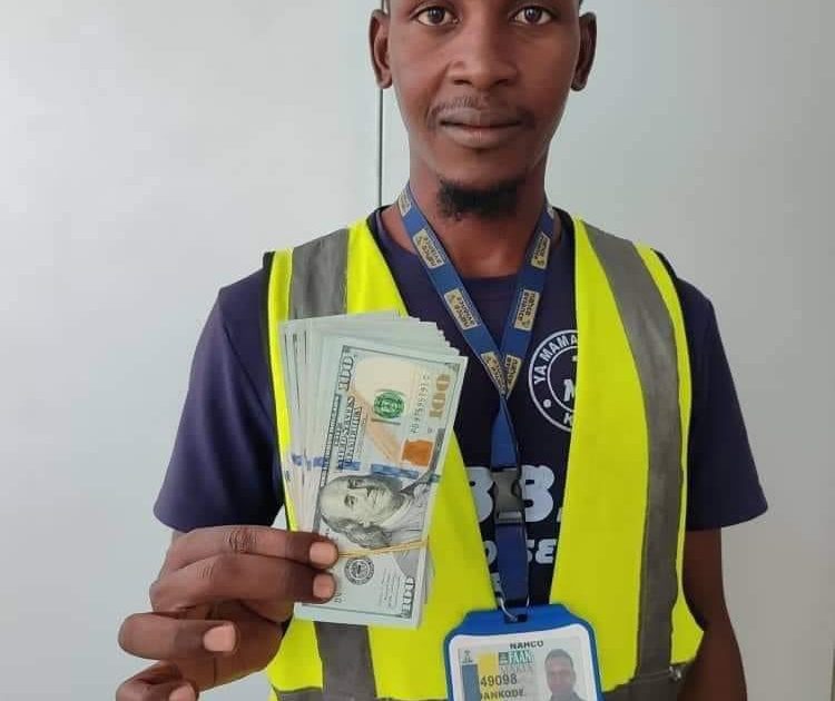 Kano airport cleaner returns $10,000 found in aircraft