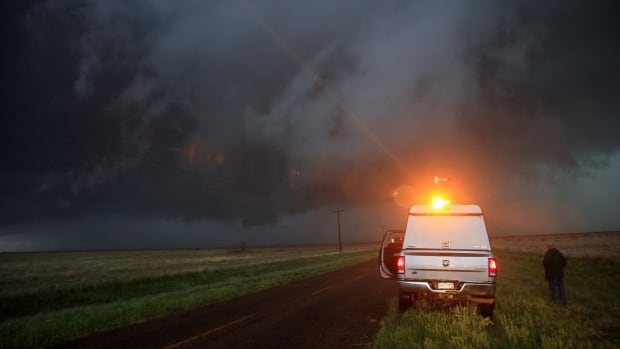 How a meteorologist helped make Twisters' storm-chasing science as real as possible