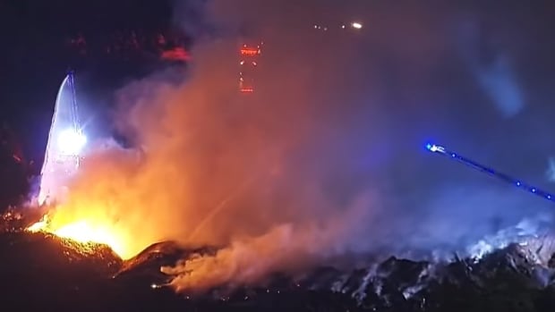 What’s that smoke smell? A large mulch fire at a Detroit factory