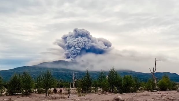 Volcano eruption after powerful quake in Russia triggers airspace ‘code red’ and aftershock fears