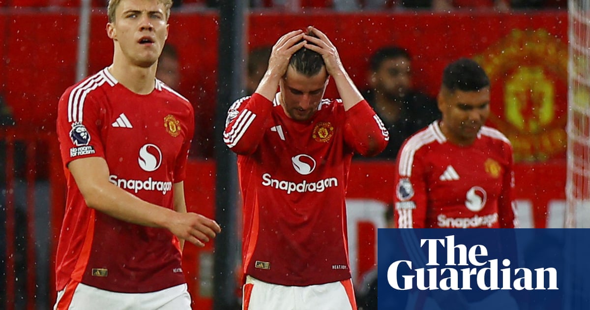 Tottenham humiliate Manchester United as Bruno Fernandes sent off | Premier League