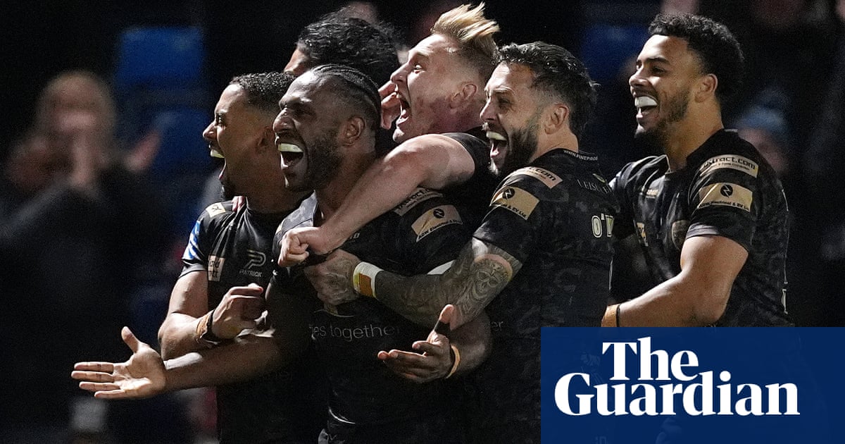 Edwin Ipape breaks Salford to put Leigh one step from historic Grand Final | Super League