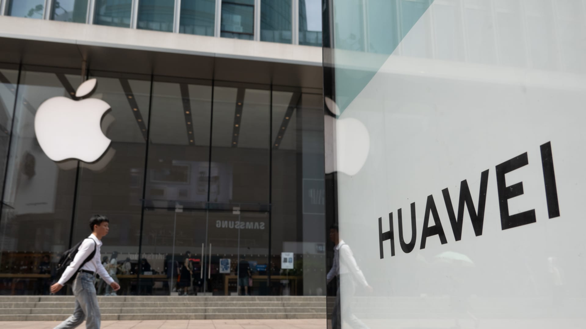 Huawei plans Sept. 10 launch event just hours after Apple iPhone launch