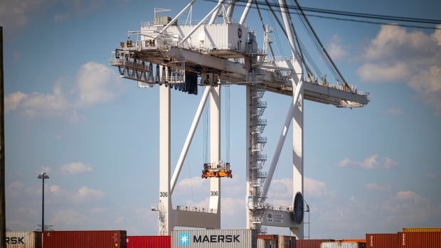 U.S. port workers and operators reach deal to end strike