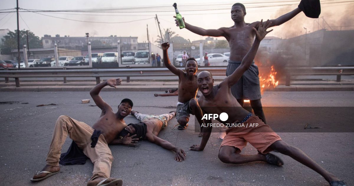 Mozambique protests turn violent over disputed election