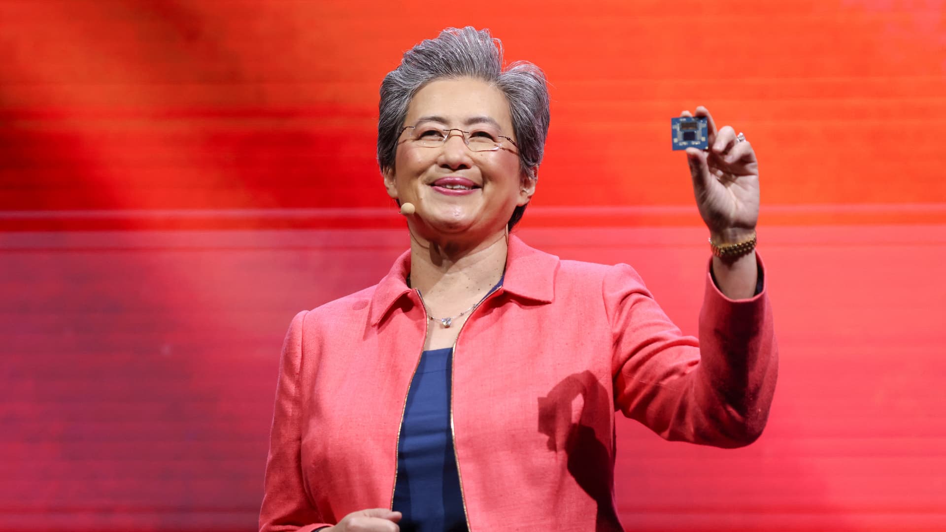 AMD launches MI325X AI chip to rival Nvidia's Blackwell