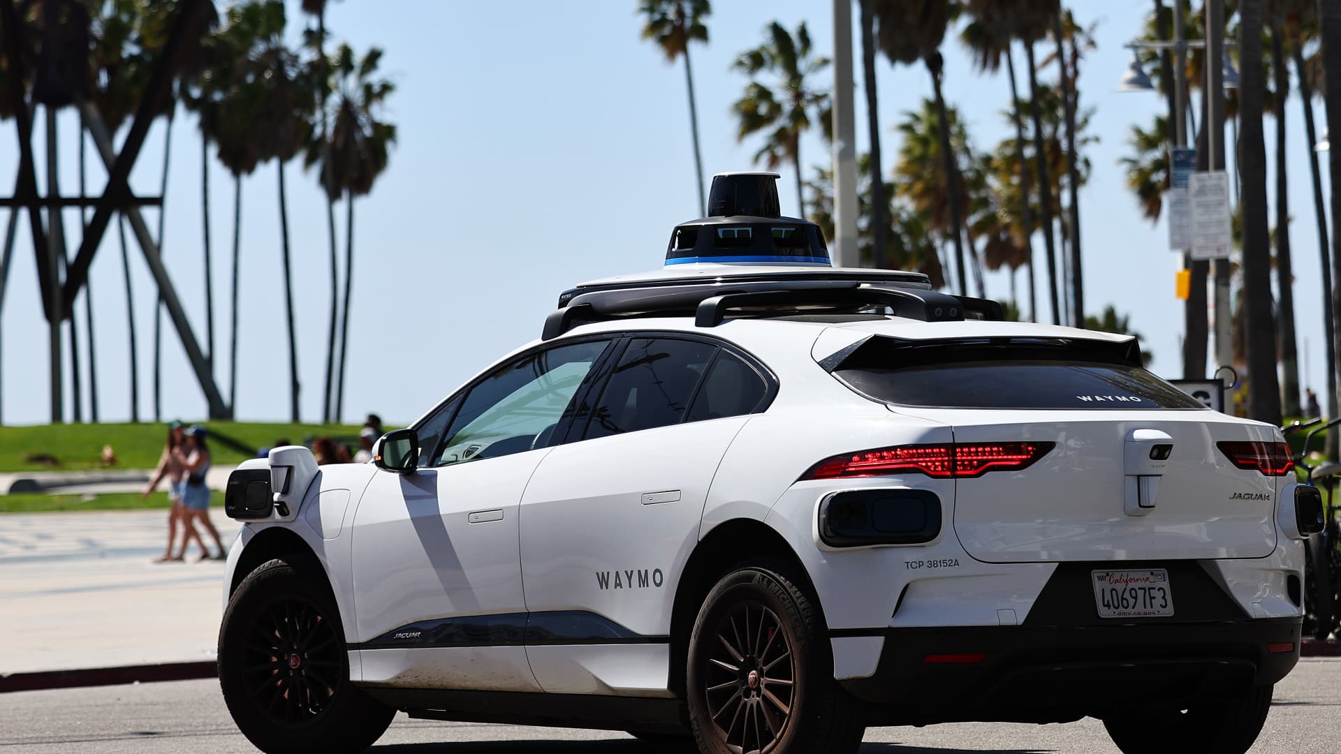 Alphabet’s self-driving unit Waymo closes $5.6 billion funding round