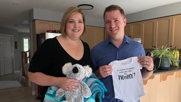 This Guelph, Ont., couple is looking for a surrogate via social media after frustrating search