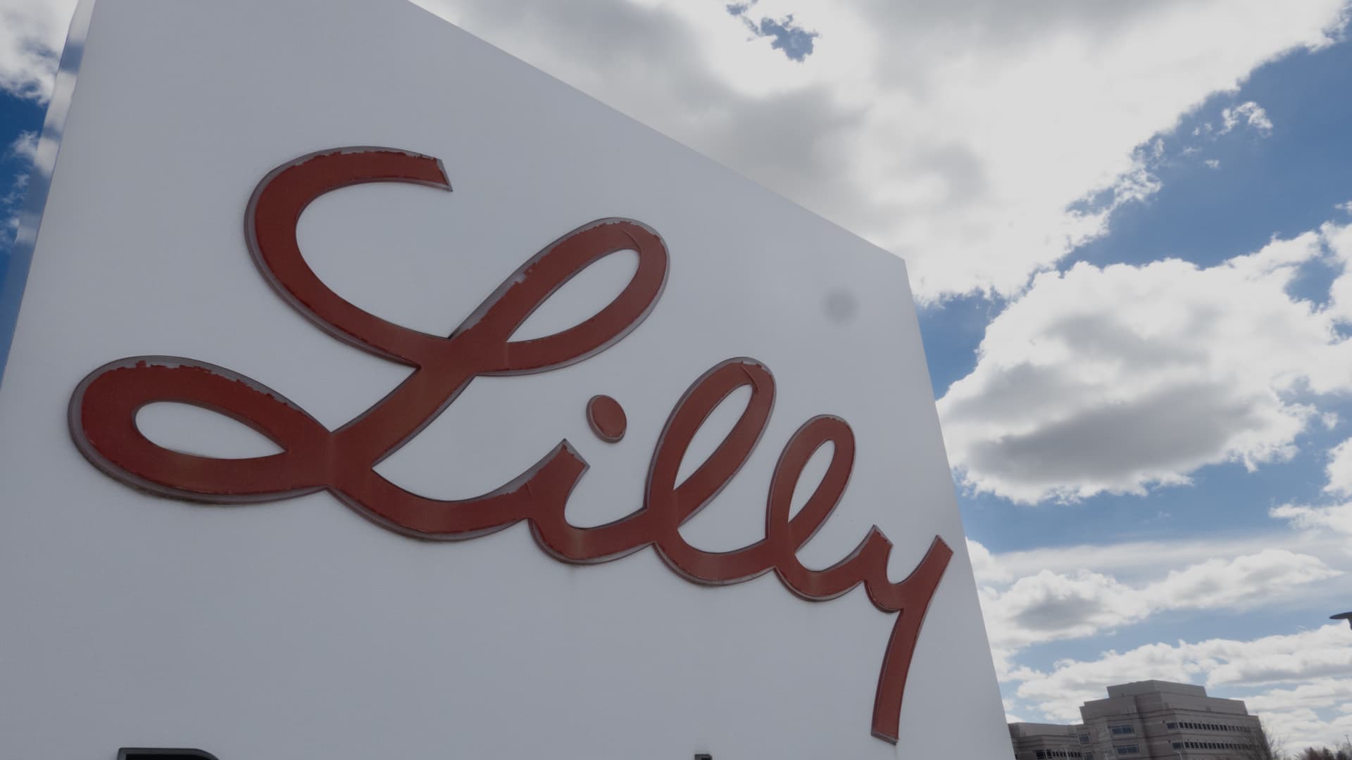 Eli Lilly’s cholesterol pill impresses in trial